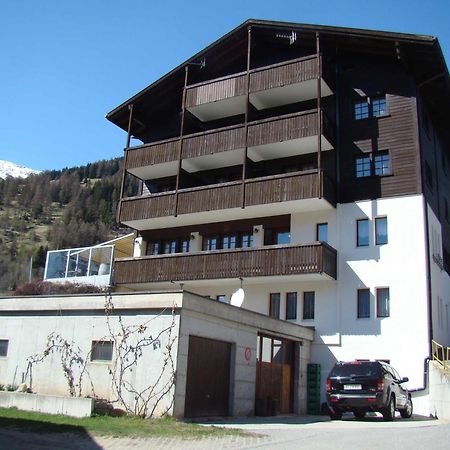 Hotel Weisshorn Goms エクステリア 写真